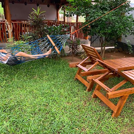 Vibushan Guest House Nilaveli Kültér fotó