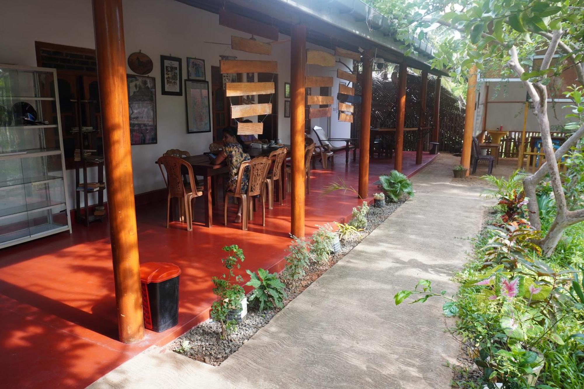 Vibushan Guest House Nilaveli Kültér fotó