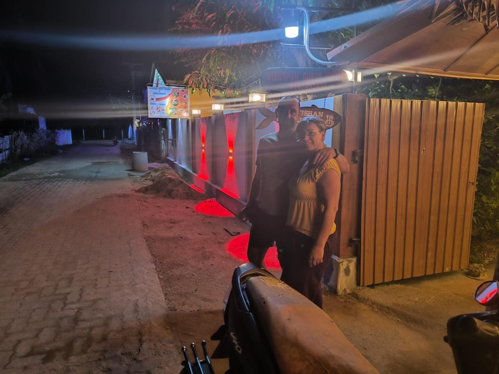 Vibushan Guest House Nilaveli Kültér fotó